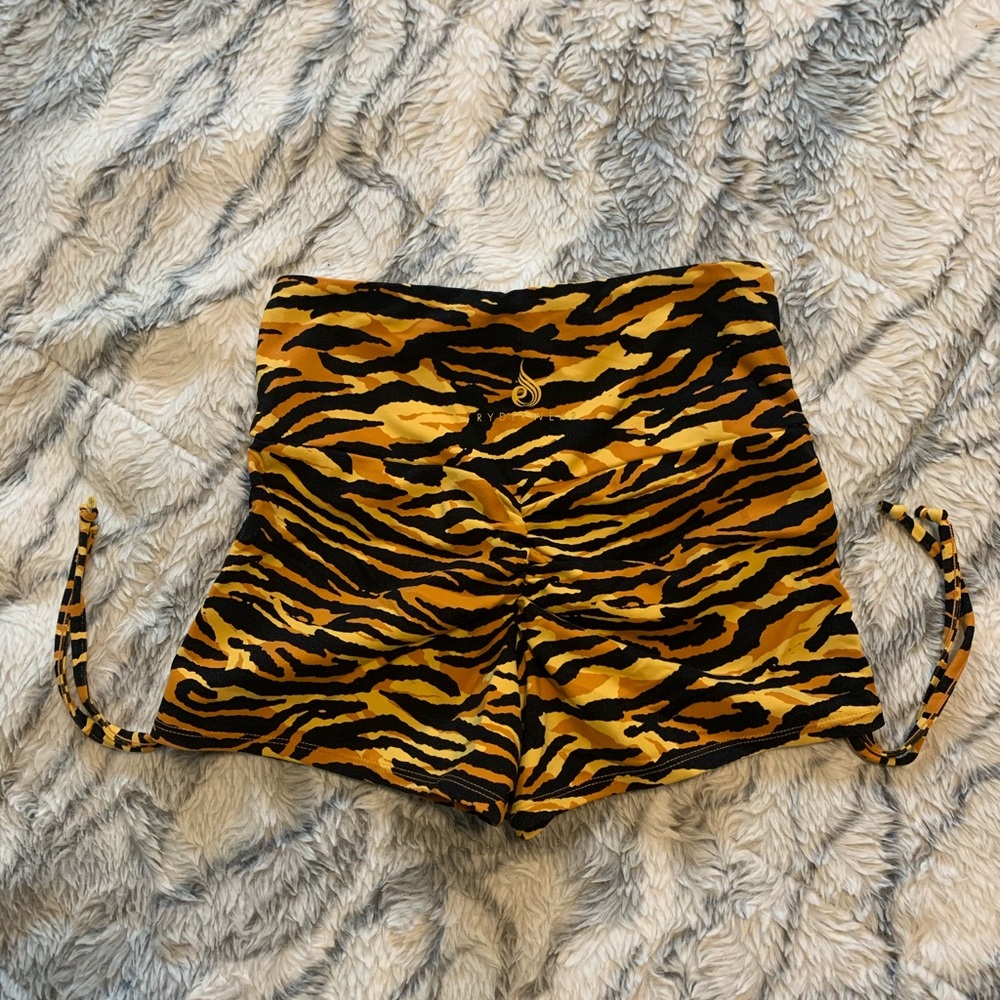 Ryderwear scrunch tiger shorts